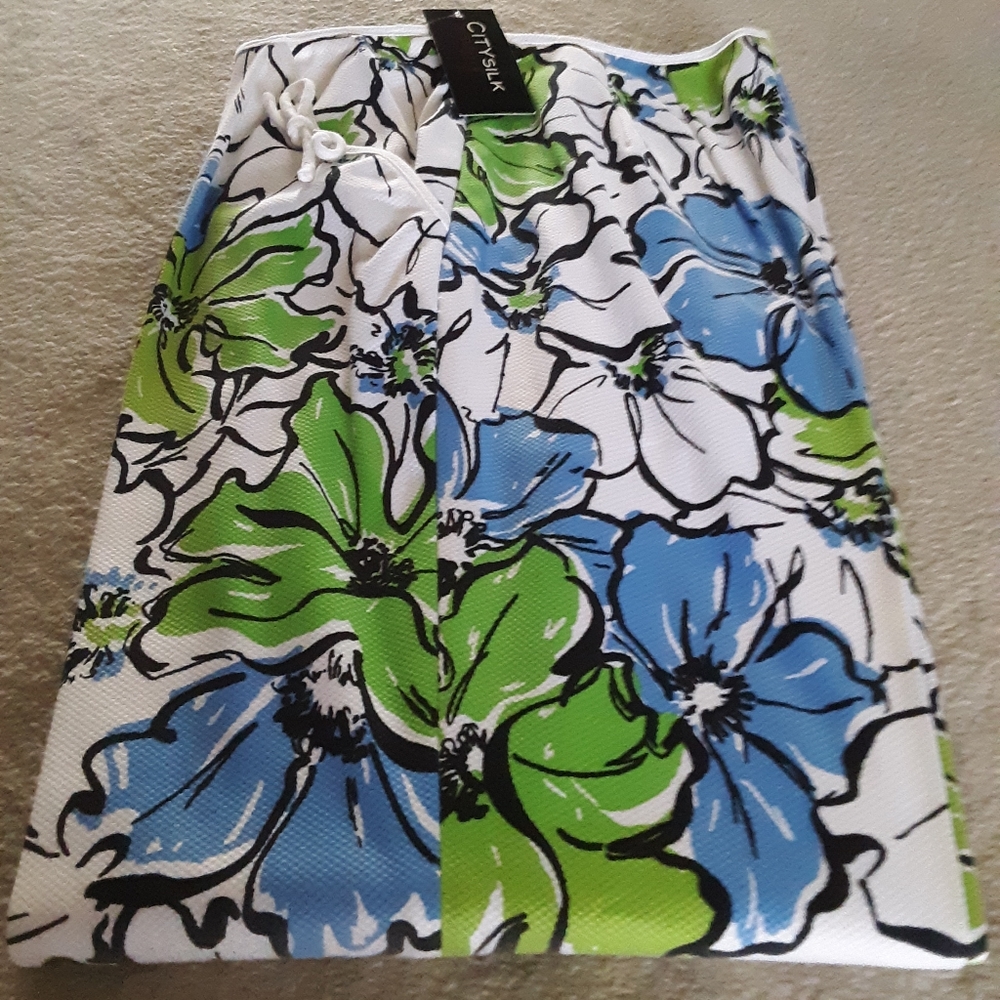Size 4 New with Tag Ankle Pants